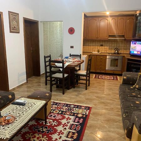 Vila Demaj! Free Parking Berat Exterior photo